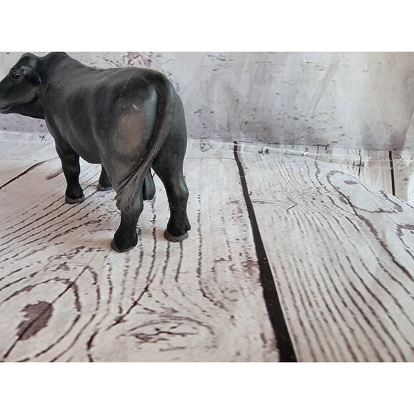 Terra by Battat Farm Animal Black Angus Bull Cow Toy PVC Rubber Realistic Figure - Picture 5 of 7